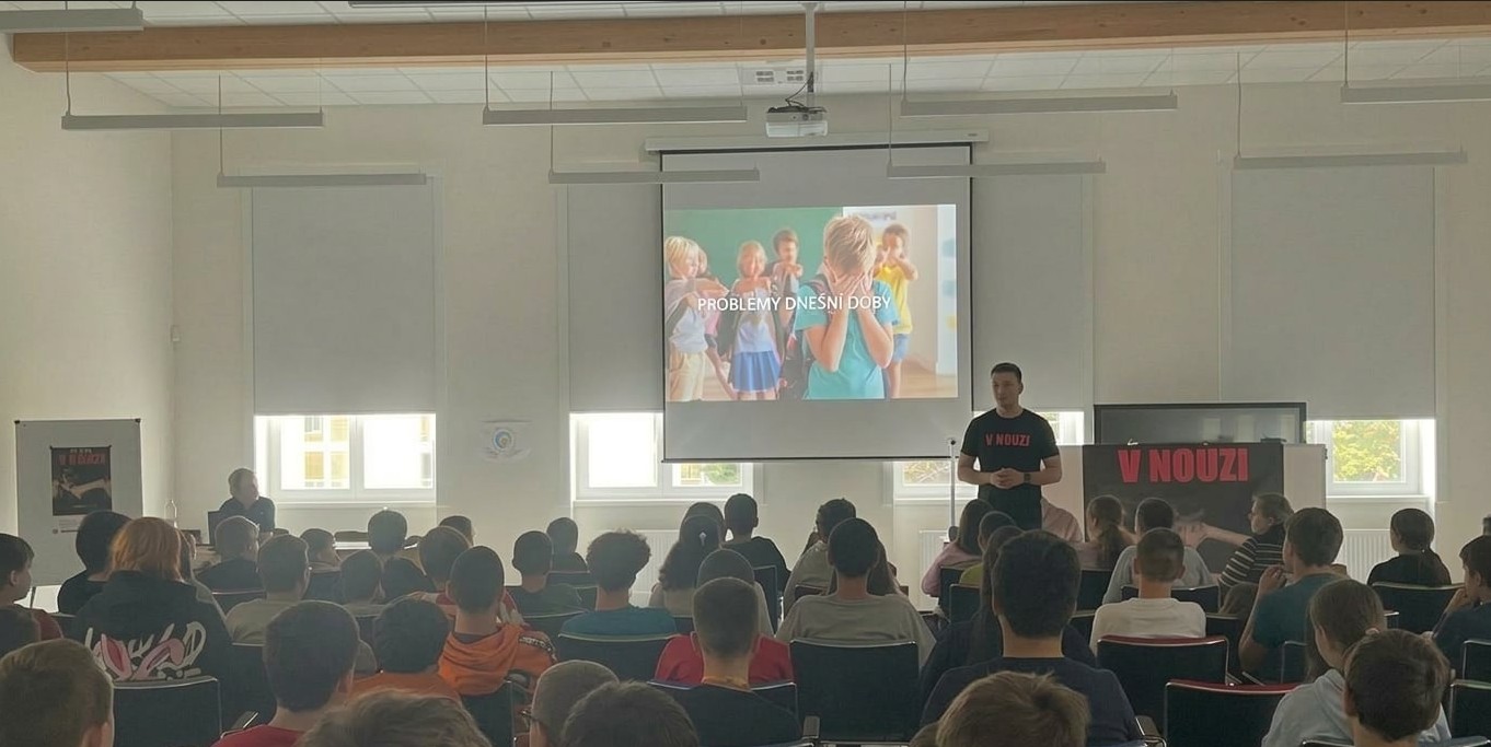 Naši žáci při přednášce